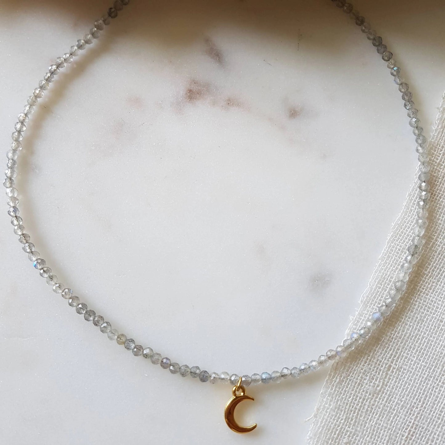 Luna - Månehalskæde med labradorite krystal